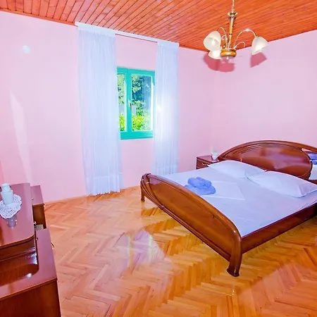 Mladenka Appartement *